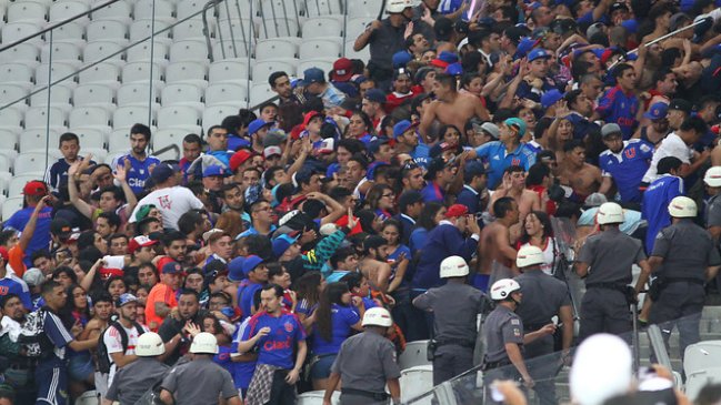 Dos hinchas de Universidad de Chile fueron liberados tras los desmanes en duelo ante Corinthians