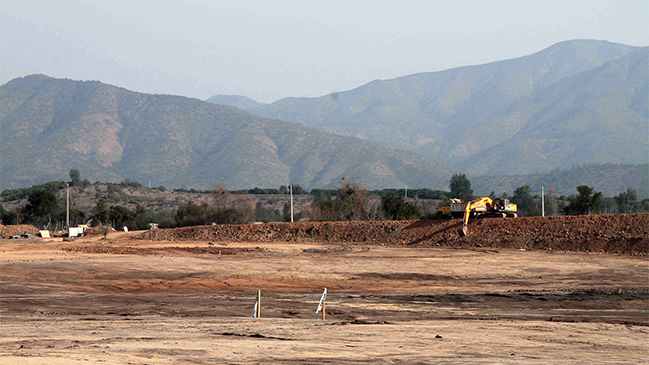 Sequía en Chile: Cómo es vivir con 50 litros de agua al día