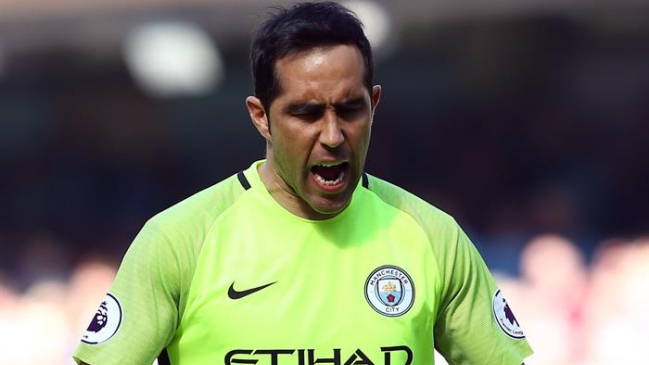 Claudio Bravo volvió a la titularidad en victoria de Manchester City por la Premier League