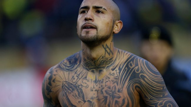 Arturo Vidal trancó con la cabeza ante Borussia Dortmund