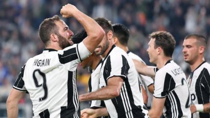 Higuaín festejó un doblete frente a Chievo y confirmó liderato de Juventus en Italia