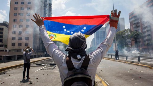 Venezuela: Opositores protestaron en 12 estados contra Maduro y Tribunal Supremo