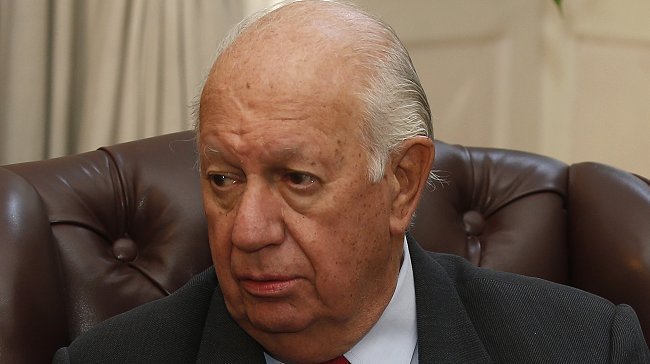 Ricardo Lagos estudia bajarse de la carrera presidencial
