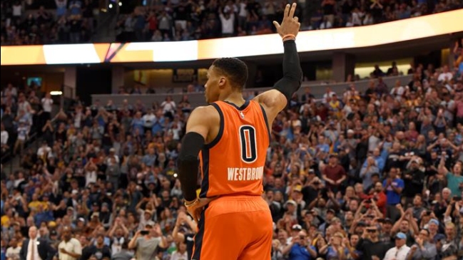 Rusell Westbrook impuso impresionante marca en triunfo de Oklahoma City Thunder