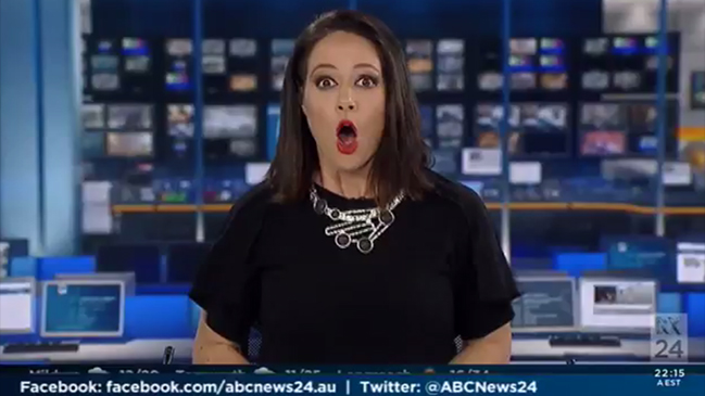 Periodista australiana fue suspendida tras sufrir gracioso chascarro al aire