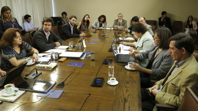 Comisión rechazó idea de legislar reforma a la educación superior