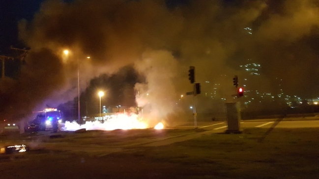 Barricadas se registraron en distintos puntos de Talcahuano, Hualpén y Coronel