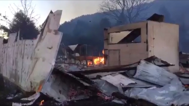 Región de Los Ríos: Incendio consumió una escuela en Neltume