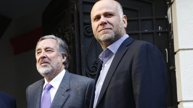 Guillier y PS niegan estar 