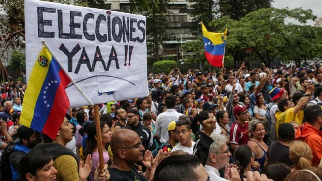 Capriles: Ministro del Interior comanda grupos paramilitares en Venezuela