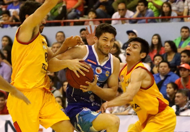 Osorno tomó ventaja ante Español en la final de la LNB