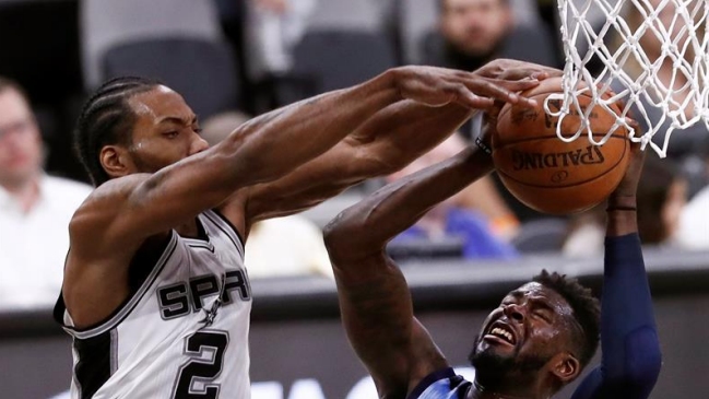 Kawhi Leonard lideró la segunda victoria de Spurs sobre los Grizzlies en los play-offs