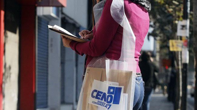 Recoleta: Censista fue asaltada, manoseada y amenazada de muerte por delincuente