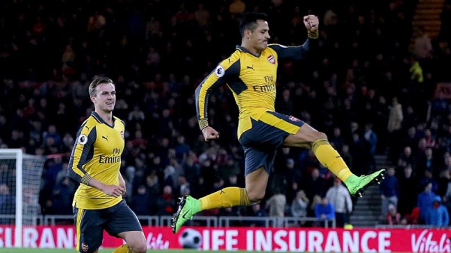 Alexis Sánchez y Claudio Bravo se enfrentarán por un cupo en la final de la Copa FA