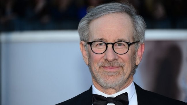 Spielberg defiende la experiencia de acudir a las salas de cine