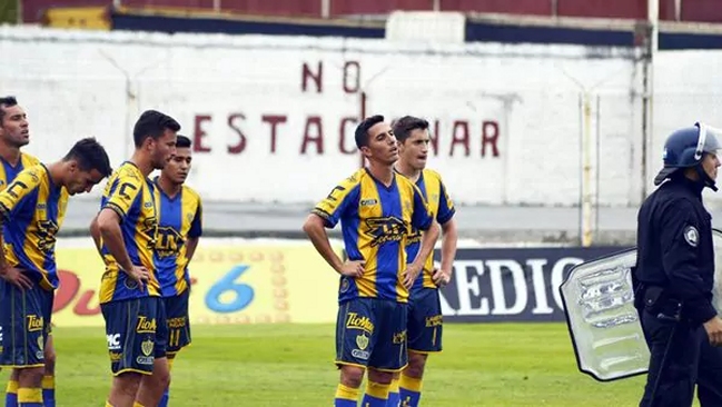 Barra brava amenazó a club del ascenso argentino