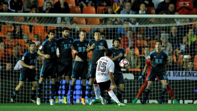 Valencia mostró una insuficiente reacción y cayó en casa ante Real Sociedad