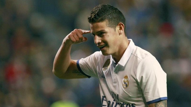 Real Madrid mantuvo su lucha con FC Barcelona al golear de visita a Deportivo La Coruña