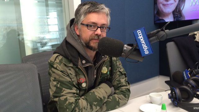 Jorge Baradit debutará como conductor en Chilevisión