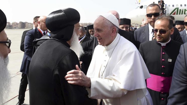 El papa Francisco llegó a Egipto para defender la reconciliación entre religiones