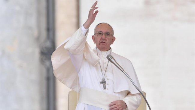 Papa pidió evitar más violencia en Venezuela y que se respeten derechos humanos