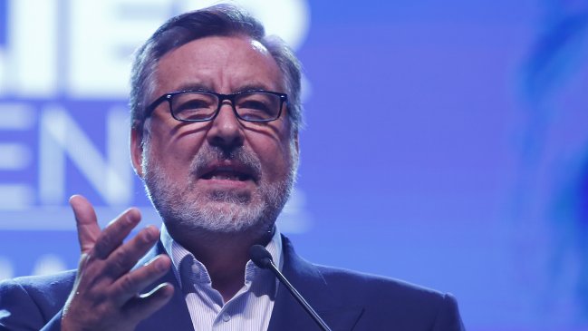 Partidos de la Nueva Mayoría planean recolección de firmas para candidatura de Guillier