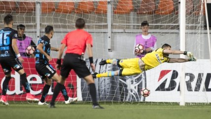 Diego Torres clavó un hermoso tiro libre para Iquique ante Gremio