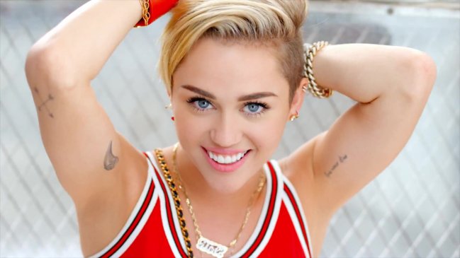 Miley Cyrus sorprendió con radical cambio y anunció nuevo disco