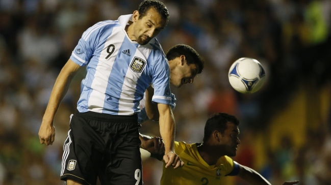 U. de Chile sondea a Hernán Barcos ante posible salida de Felipe Mora