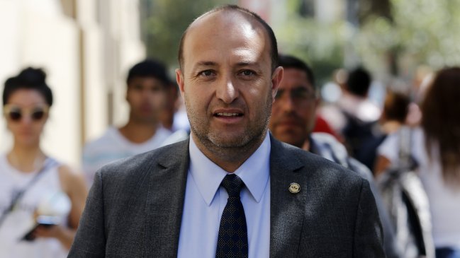 Fiscalía escala disputa con director de Impuestos Internos