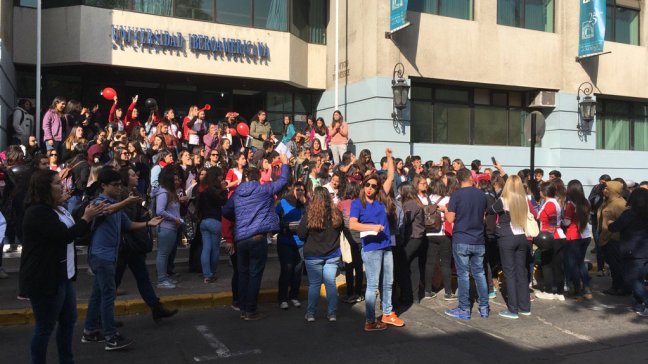 Estudiantes de Universidad Iberoamericana protestaron por crisis financiera