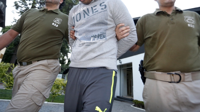 Carabineros detuvo a tres personas tras robo y persecución en Recoleta