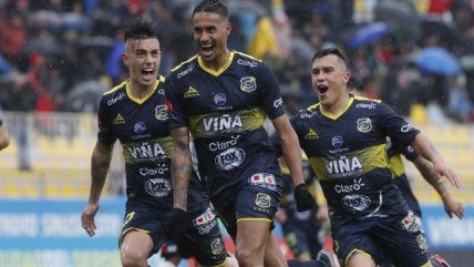 Con un gol de cabeza, Raúl Becerra le puso suspenso al choque entre Everton y Colo Colo