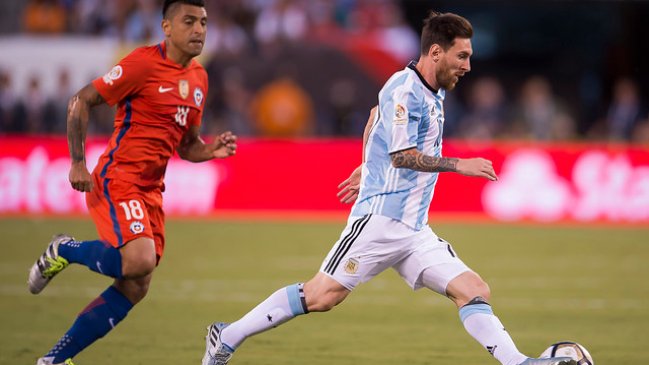 Lionel Messi mostró su notable museo de camisetas