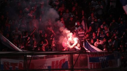 Conmebol sancionó a la UC por uso de una bengala en duelo ante San Lorenzo