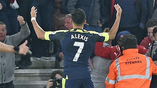 Medio inglés asegura que Alexis está otra vez en los planes de Atlético de Madrid