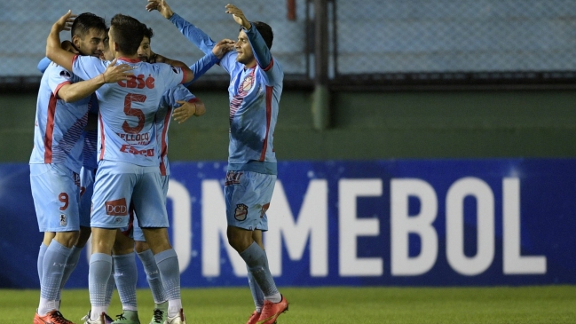 Arsenal de Sarandí humilló a Juan Aurich y avanzó en la Copa Sudamericana
