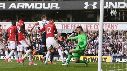 Manchester United lleva cuatro partidos sin ganar en Inglaterra tras caer con Tottenham