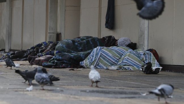 Estadio Víctor Jara abre sus puertas como albergue