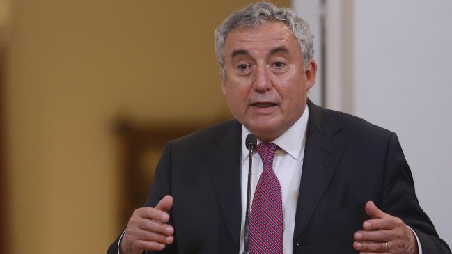 Rector Vivaldi criticó acuerdo entre UC y Gobierno por aporte fiscal indirecto