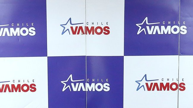 Chile Vamos se reunió con canales de televisión por debates de primarias