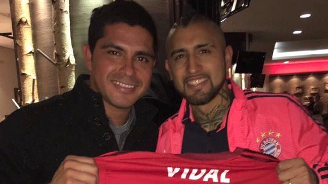 Arturo Vidal quiere a Miguel Riffo como técnico de Colo Colo
