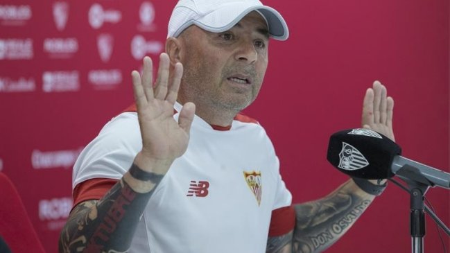 Sevilla le exige a Sampaoli que cumpla con millonaria cláusula de salida
