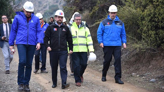 Derrame de parafina en el Mapocho: 14 mil litros, pasó el domingo y no se informó