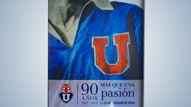 Universidad de Chile lanzó libro en conmemoración de los 90 años del club