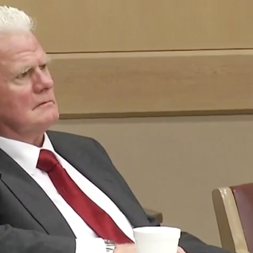 Declaran inocente a hombre acusado de asfixiar a su pareja