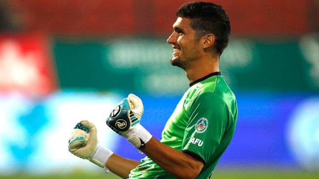 Matías Dituro asoma como alternativa para reforzar la portería de Colo Colo