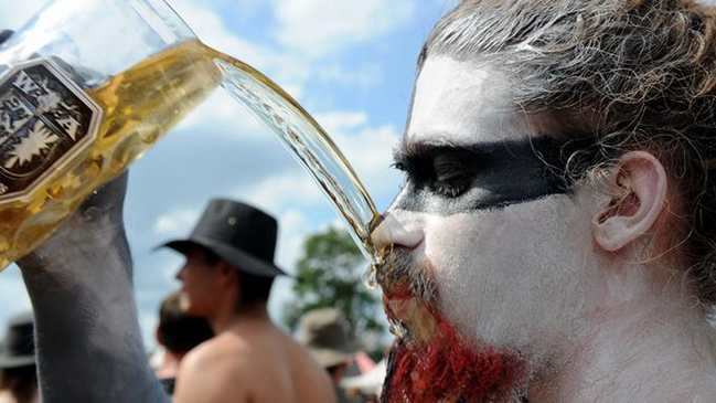 Construyen cañerías de cerveza para abastecer festival de Metal en Alemania