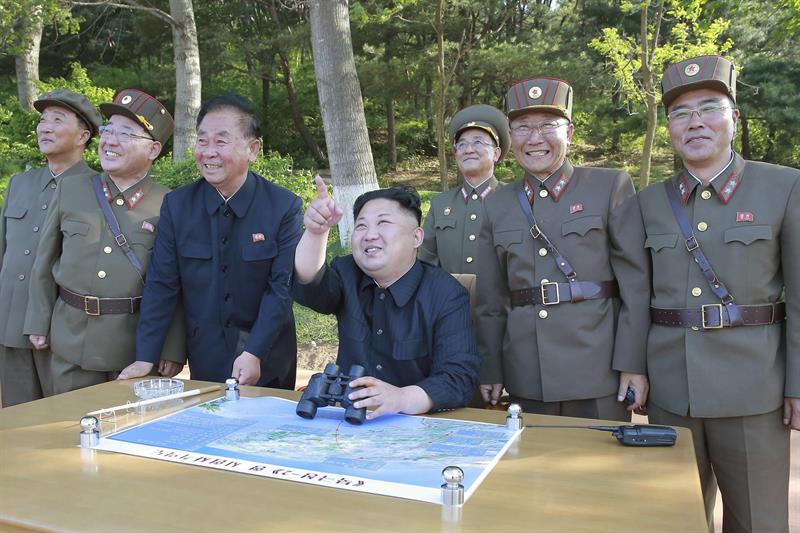 Kim Jong-un supervisó las pruebas de un nuevo sistema de defensa antiaérea