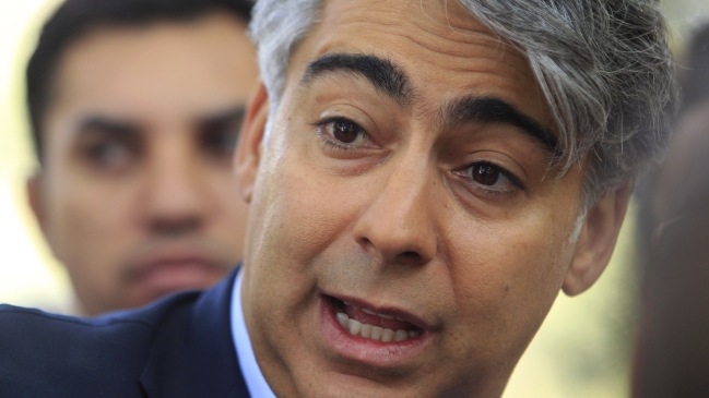 Enríquez-Ominami criticó a Guillier: 